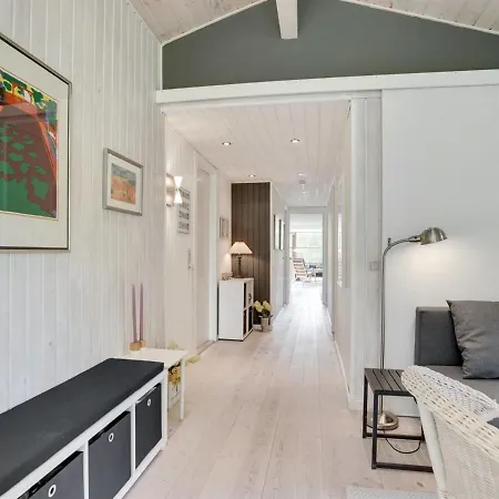 Ninna - 1km From The Sea By Interhome