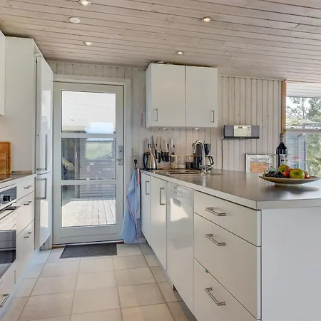 Ninna - 1km From The Sea By Interhome