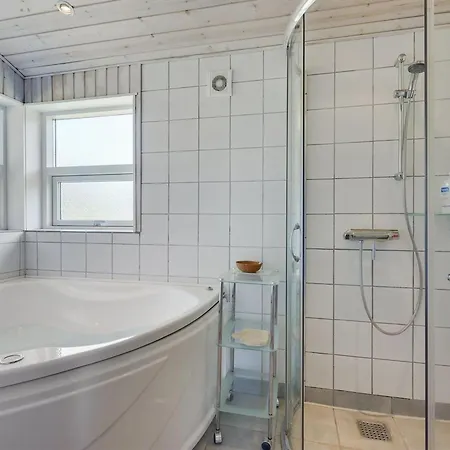 Ninna - 1km From The Sea By Interhome